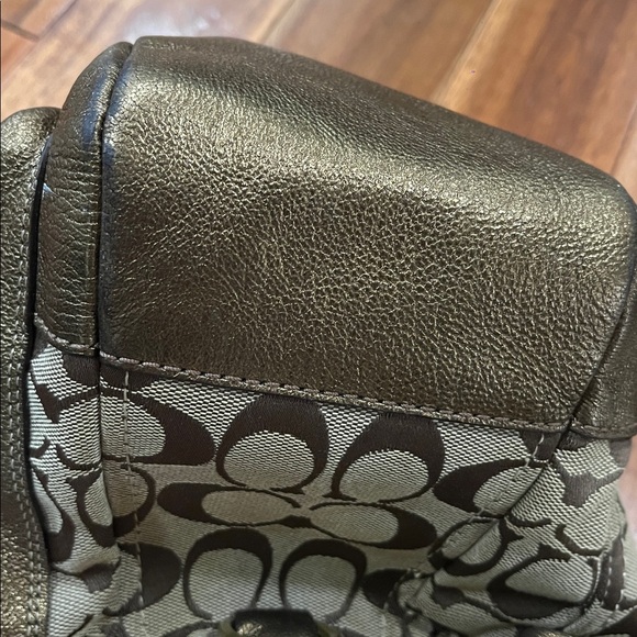Coach Stylish Brown Patterned  Bag - Picture 13 of 13